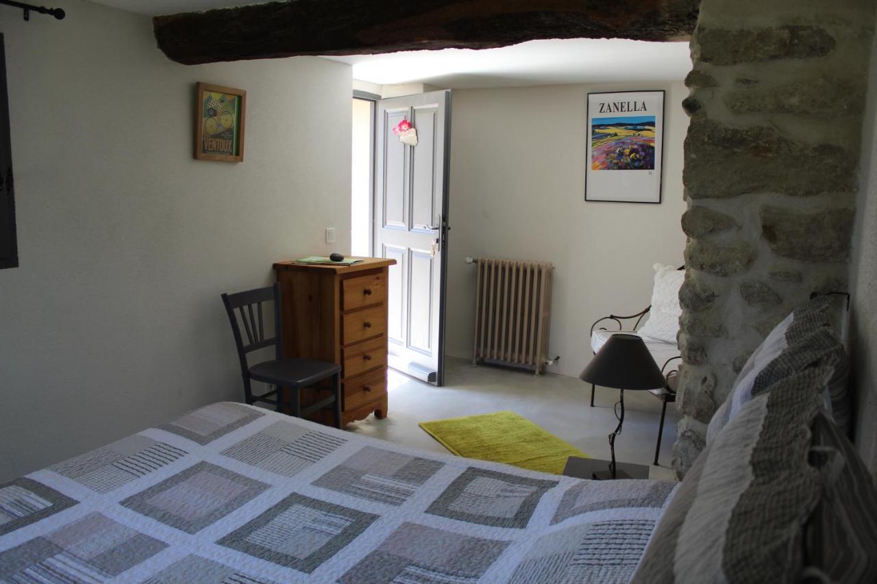 Les Logis De Paban Bed & Breakfast Crestet ภายนอก รูปภาพ
